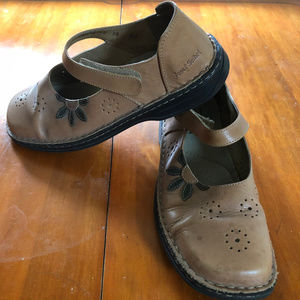 Leather Mary Jane shoes